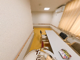 介護施設の居間と廊下の接続部分