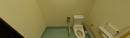 介護施設内の清潔なトイレ設備