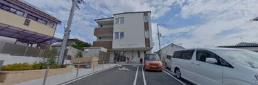 介護施設の外観と周辺環境