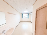 清潔なトイレ設備あり