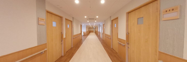 介護施設内の通路の光景