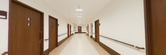清潔感のある施設内の廊下