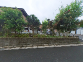 住宅街の細い道路  