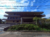 建物外観と周辺道路  