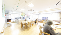 介護施設内の作業風景