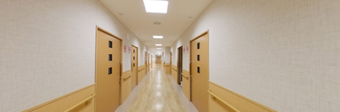 介護施設内の廊下の風景
