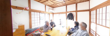 介護施設の共用リビングスペース
