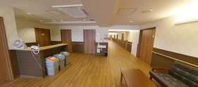 介護施設内の共有リビング空間