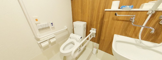 介護施設のトイレと洗面所