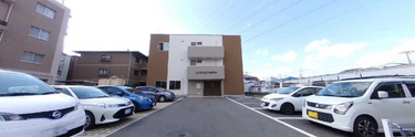 清潔な施設前庭