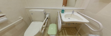 清潔で広々としたトイレ