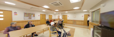 ケア施設の共有リビング空間