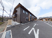 快適なアプローチの施設外観