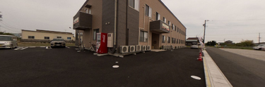 介護施設外観とその周辺