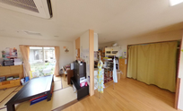 介護施設のリビングエリア風景