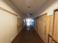 清潔感のある施設の廊下