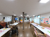 広々とした明るい共有スペース