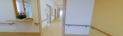 施設内の綺麗な廊下