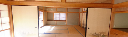 職場の日本式居間空間