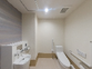 広々とした清潔なトイレ空間