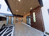 屋根付きの玄関口