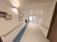 清潔感ある廊下の職場