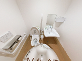 ケアホームの清潔なトイレ設備
