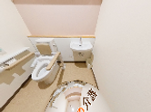 清潔感溢れる介護施設のトイレ