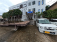 清潔感のある入口と駐車場