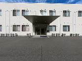 開放感のある建物正面