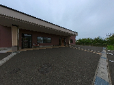 屋外の入り口付近