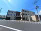 広々とした外観道路