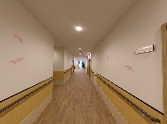 ゆとりある廊下の風景