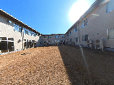 開放的な外観の建物