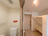 清潔なトイレと洗面台