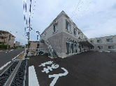 広々とした建物の外観