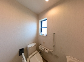広々としたトイレ空間