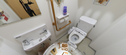 バリアフリー設計のトイレ内部
