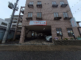 屋外より見た複合施設の入口