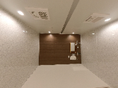 明るい廊下の角部屋