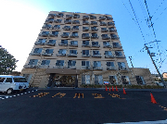 高層の建物外観