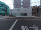 路上からの施設外観
