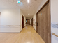 明るい廊下の様子