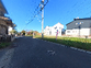 静かな住宅街の道路