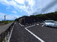 広い駐車場の外観