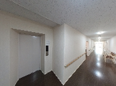 明るく清潔な廊下