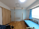 明るい自然光の部屋