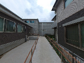 外観とスロープのある建物外観  