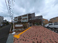 広々とした建物外観