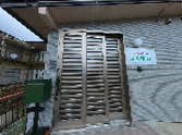 静かな住宅街の外観